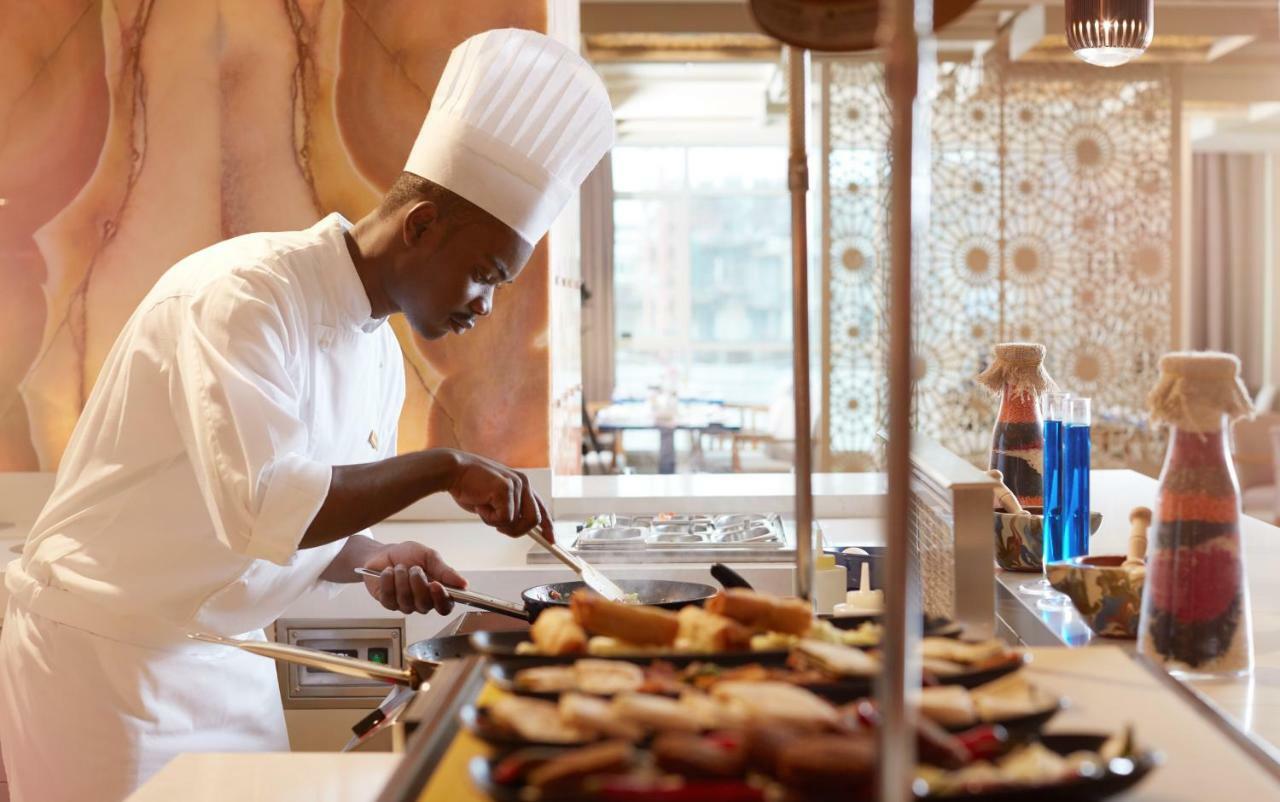 Tilal Jabal Al Kabah Mecca Exterior foto A chef at work